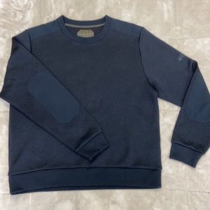 Beautiful Under Armour sweatshirt.